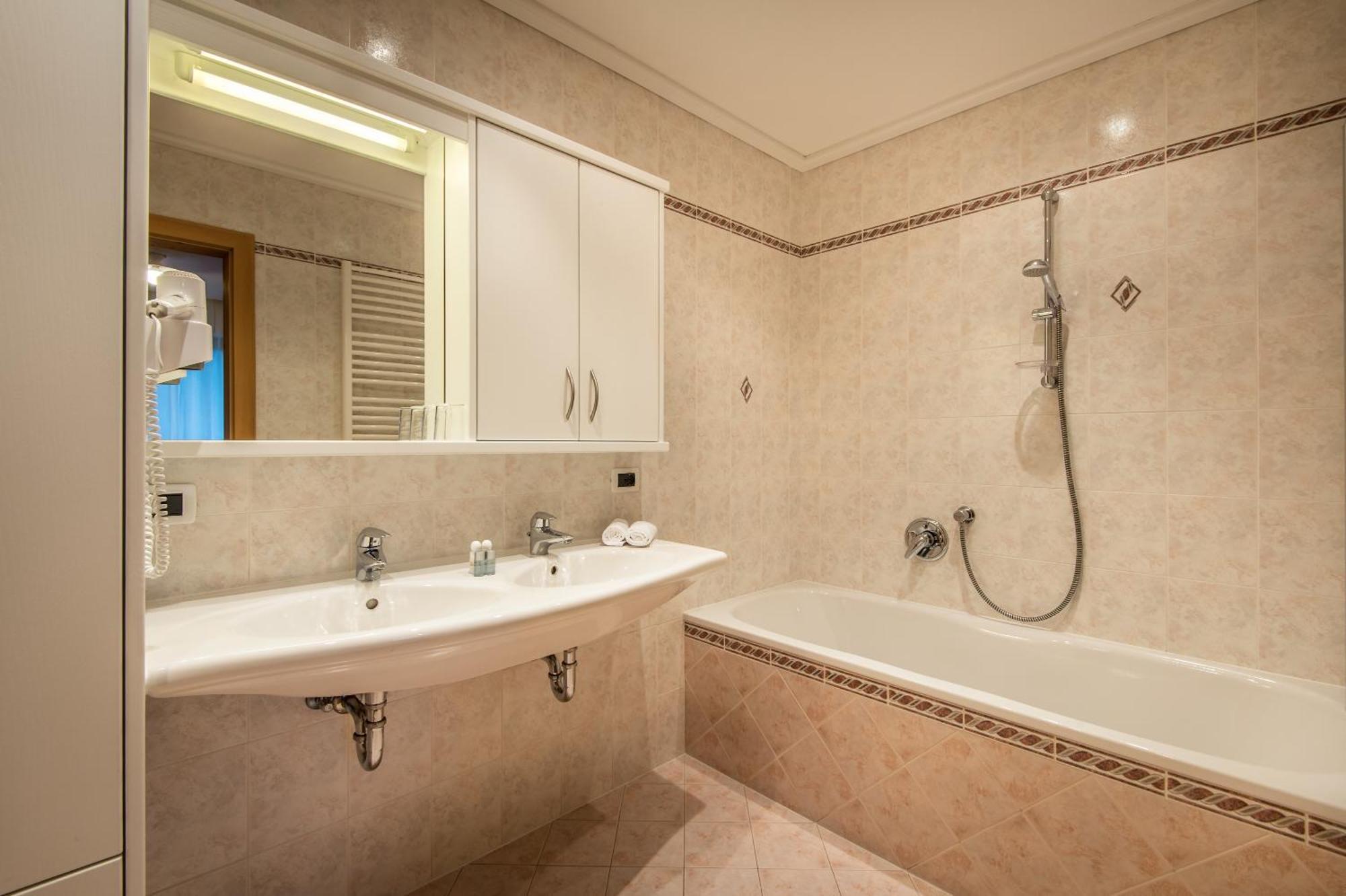 Chalet Prades Dolomiti Lodges La Villa  Bagian luar foto